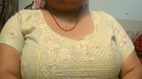 soni88888 online show from February 18, 2025, 3:32 pm