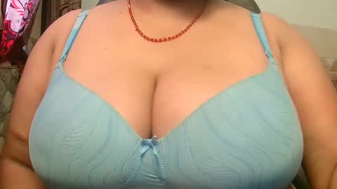 soni88888 online show from February 19, 2025, 7:17 am