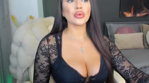 Sonia  Rey online show from February 27, 2025, 4:20 am