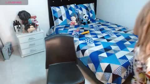 sonialatin69 online show from October 1, 2025, 4:24 pm