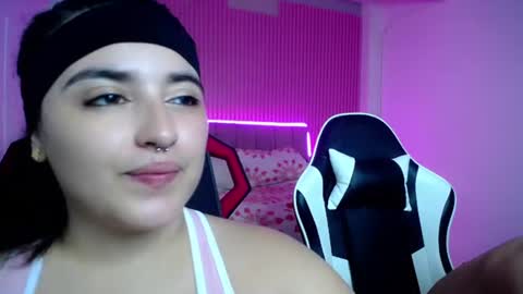 sonic_jess07 online show from June 14, 2026, 2:46 am
