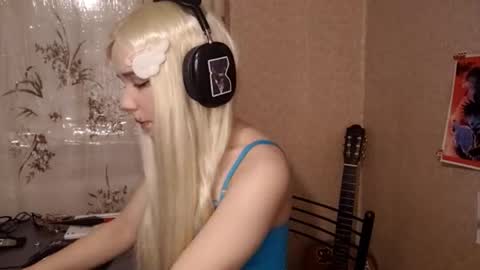 Mila online show from February 25, 2026, 4:27 pm