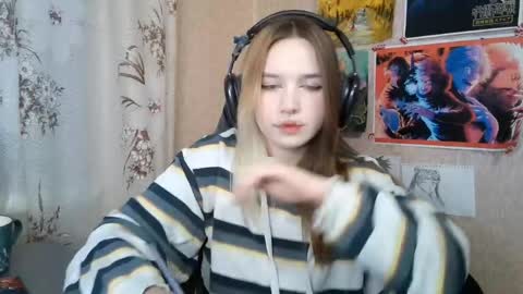 Mila online show from April 24, 2026, 3:36 pm