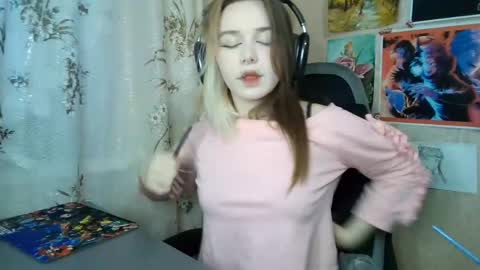 Mila online show from April 27, 2026, 3:54 pm
