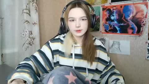 Mila online show from April 29, 2026, 3:38 pm