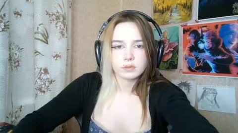Mila online show from April 30, 2026, 8:57 pm