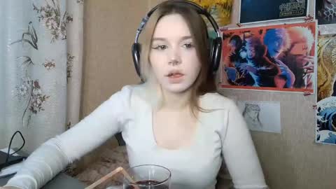 Mila online show from May 3, 2026, 3:07 pm