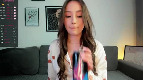 Snapshot of sonya_swee1 chatting on March 4, 2026, 12:11 pm Sonya online show from March 4, 2026, 12:11 pm