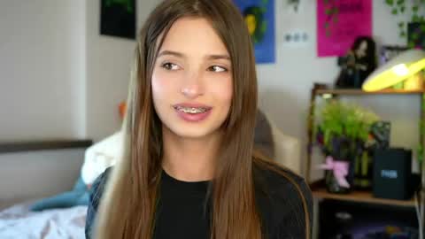 Snapshot of sonyaericsson chatting on May 21, 2026, 11:06 am Eva 3 online show from May 21, 2026, 11:06 am