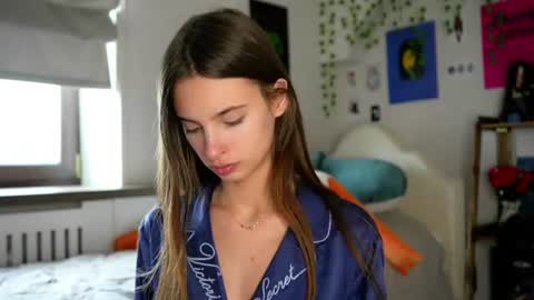 Snapshot of sonyaericsson chatting on June 9, 2026, 8:48 am Eva 3 online show from June 9, 2026, 8:48 am