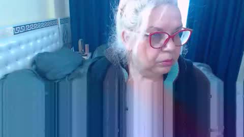 Snapshot of sonyamilf chatting on April 21, 2026, 11:38 am Sonya online show from April 21, 2026, 11:38 am