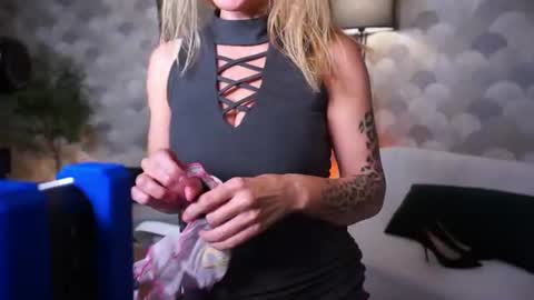 Snapshot of sonyaspace chatting on August 6, 2026, 4:53 pm Sonya online show from August 6, 2026, 4:53 pm
