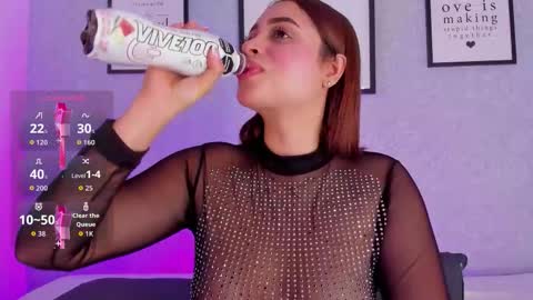 Sophia online show from November 30, 2025, 7:29 pm