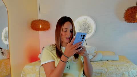 sophi_cooper29 online show from April 27, 2026, 11:03 pm