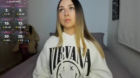 Snapshot of sophi_moreno chatting on June 9, 2026, 3:40 am Sofi online show from June 9, 2026, 3:40 am