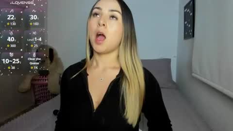 Snapshot of sophi_moreno chatting on June 12, 2026, 12:42 am Sofi online show from June 12, 2026, 12:42 am