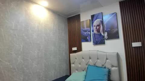 Snapshot of sophi_thaylorr chatting on October 10, 2025, 12:48 pm Sophi Thaylorr online show from October 10, 2025, 12:48 pm