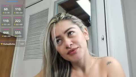 Snapshot of sophia__arenas chatting on December 5, 2025, 12:03 pm Sophia online show from December 5, 2025, 12:03 pm