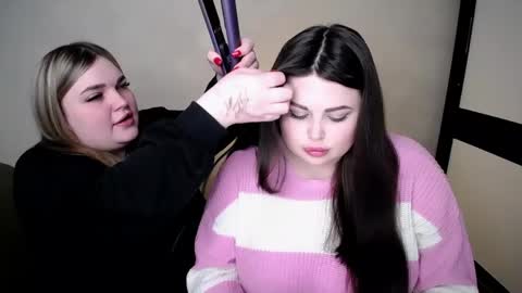 sophia__olsen online show from May 3, 2026, 7:58 am