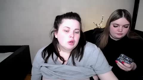 sophia__olsen online show from May 6, 2026, 11:04 am