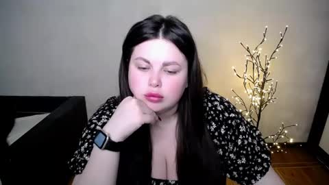 sophia__olsen online show from May 10, 2026, 5:45 am