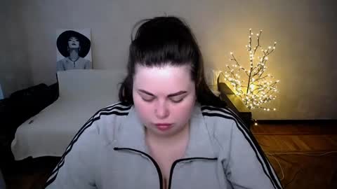 sophia__olsen online show from May 29, 2026, 6:00 am