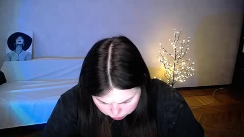 sophia__olsen online show from June 5, 2026, 6:09 am