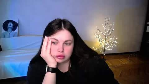 sophia__olsen online show from June 5, 2026, 6:52 am