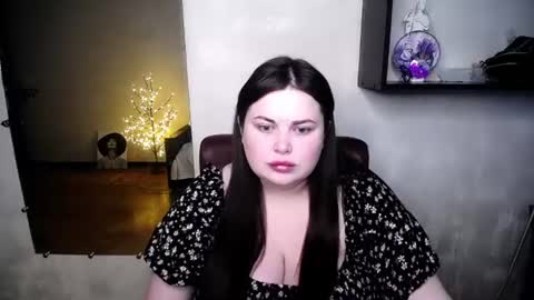 sophia__olsen online show from June 30, 2026, 5:41 am