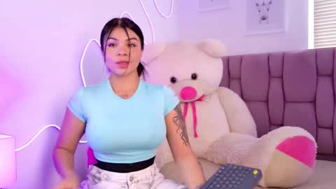 Sophia Carson online show from October 5, 2025, 5:33 pm