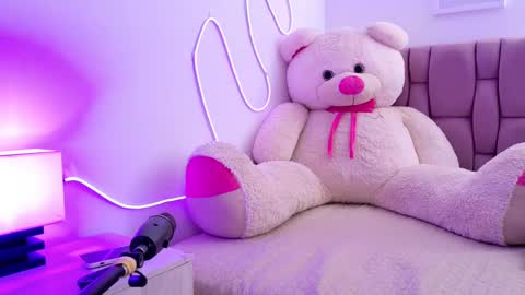 Sophia Carson online show from October 9, 2025, 5:33 pm