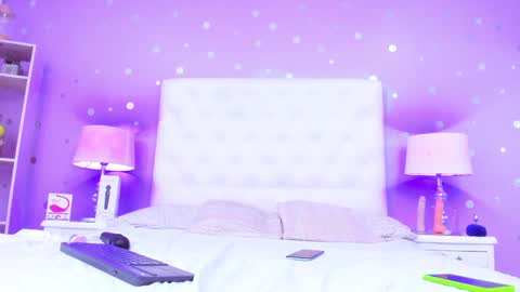 Snapshot of sophia_models chatting on December 5, 2024, 7:06 pm Sophia online show from December 5, 2024, 7:06 pm