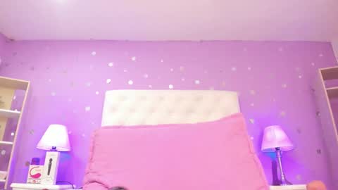 Snapshot of sophia_models chatting on October 15, 2025, 7:47 pm Sophia online show from October 15, 2025, 7:47 pm