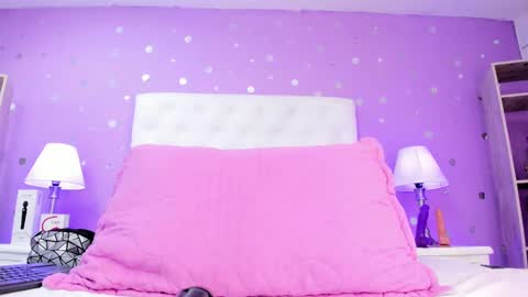 Snapshot of sophia_models chatting on October 31, 2025, 8:10 pm Sophia online show from October 31, 2025, 8:10 pm