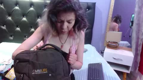 Snapshot of sophia_ny chatting on January 2, 2025, 7:29 pm SOPHIA online show from January 2, 2025, 7:29 pm