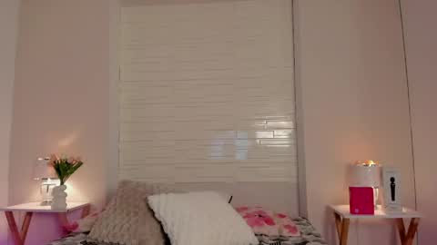 Snapshot of sophia_stonne chatting on May 6, 2026, 12:10 pm S O P H I A online show from May 6, 2026, 12:10 pm