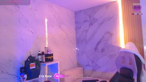 Sophia online show from November 17, 2025, 12:44 pm