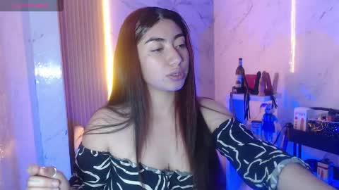 Sophia online show from May 5, 2026, 3:36 am