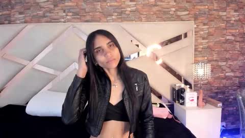 Sophia Paris online show from September 12, 2025, 4:56 am