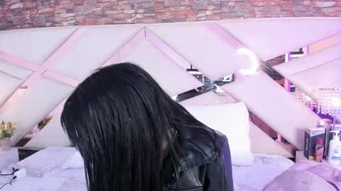 Sophia Paris online show from October 12, 2025, 2:54 am