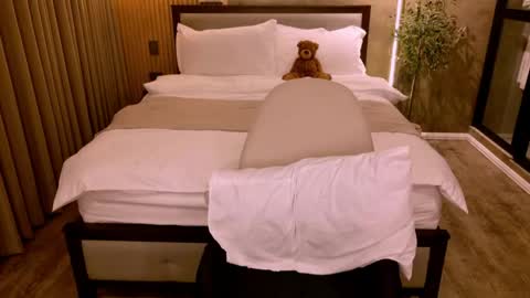 sophiaandress online show from April 26, 2026, 10:51 pm