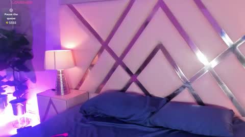 Snapshot of sophiabloss chatting on October 24, 2025, 4:20 am Sophie online show from October 24, 2025, 4:20 am