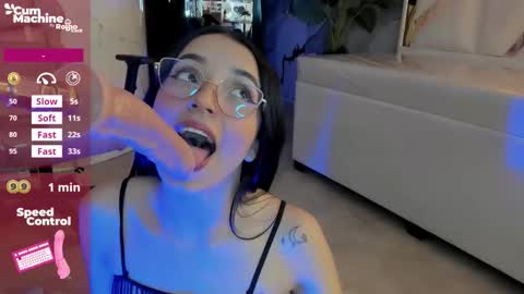 sophiadoll_tf online show from November 11, 2025, 9:15 pm