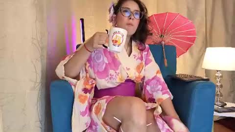 Sophia online show from June 25, 2026, 12:42 pm