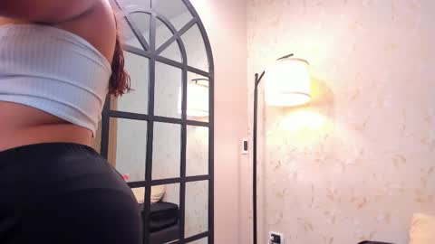Snapshot of sophiahart_ chatting on May 2, 2026, 12:10 pm Sophia online show from May 2, 2026, 12:10 pm