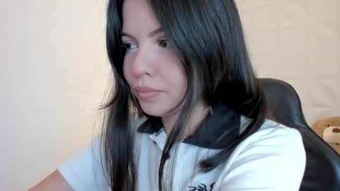 Sophia Howland online show from April 24, 2026, 9:39 pm