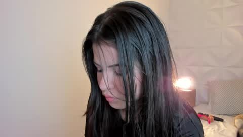 Sophia Howland online show from June 5, 2026, 9:09 pm