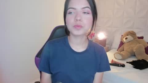 Sophia Howland online show from July 24, 2026, 9:35 pm