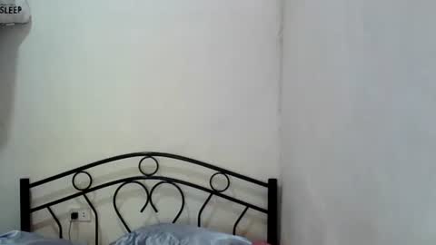 sophialaurel online show from December 2, 2025, 4:40 am