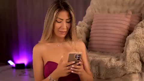Sophie online show from June 16, 2026, 3:09 am